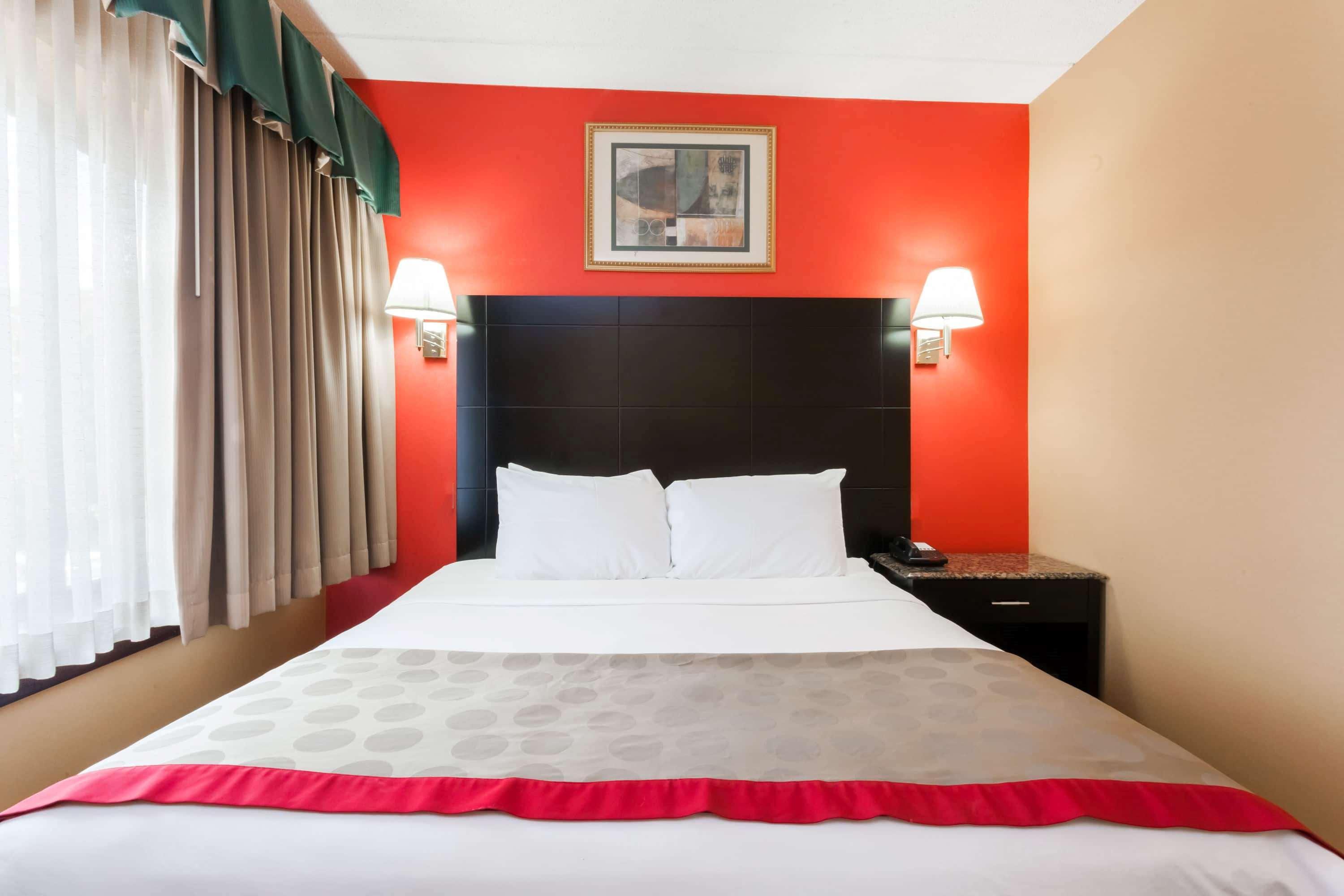 Hotel Ramada By Wyndham Newburgh/West Point Extérieur photo