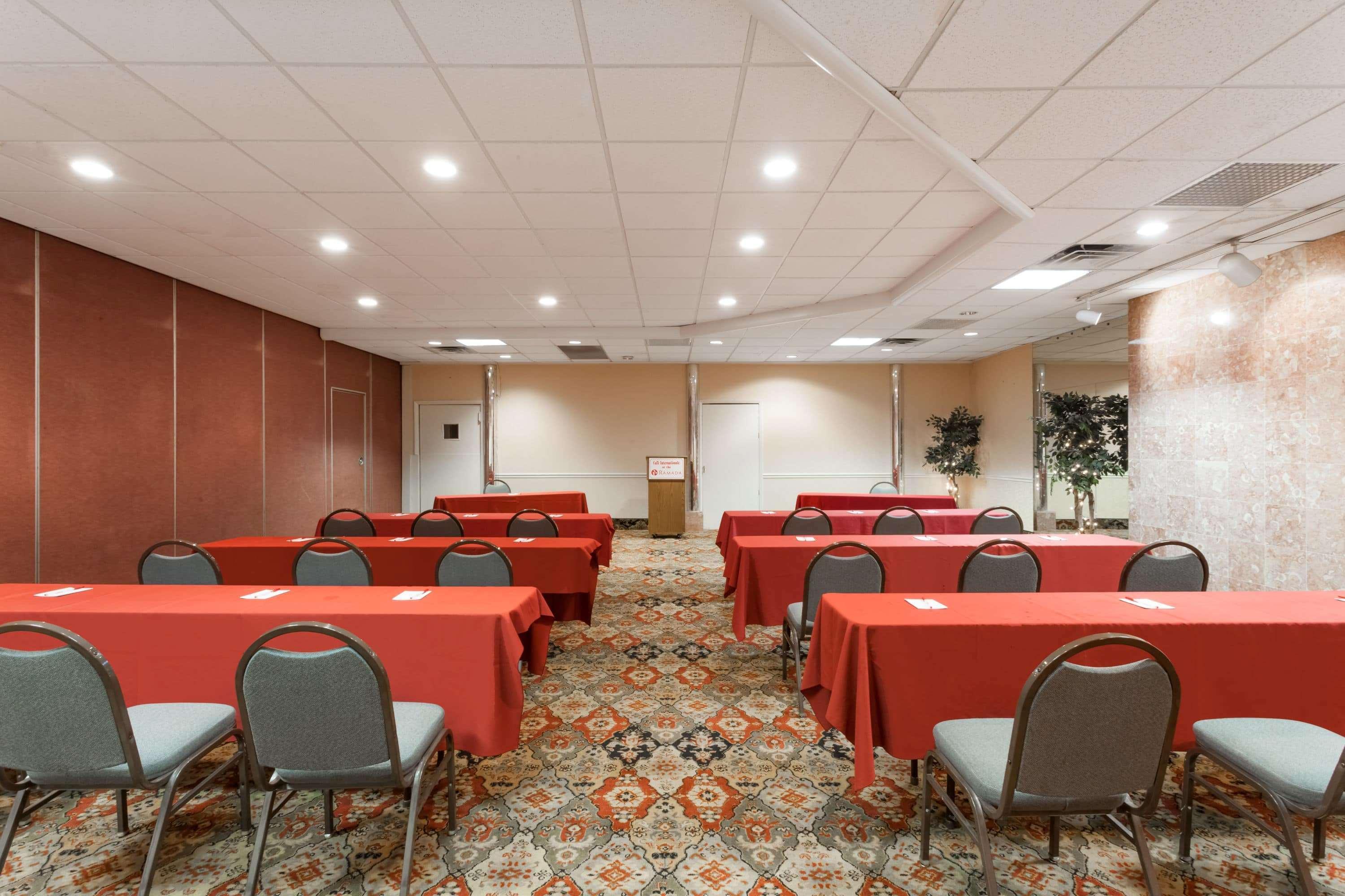 Hotel Ramada By Wyndham Newburgh/West Point Extérieur photo