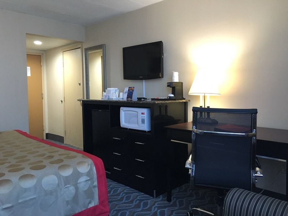 Hotel Ramada By Wyndham Newburgh/West Point Extérieur photo