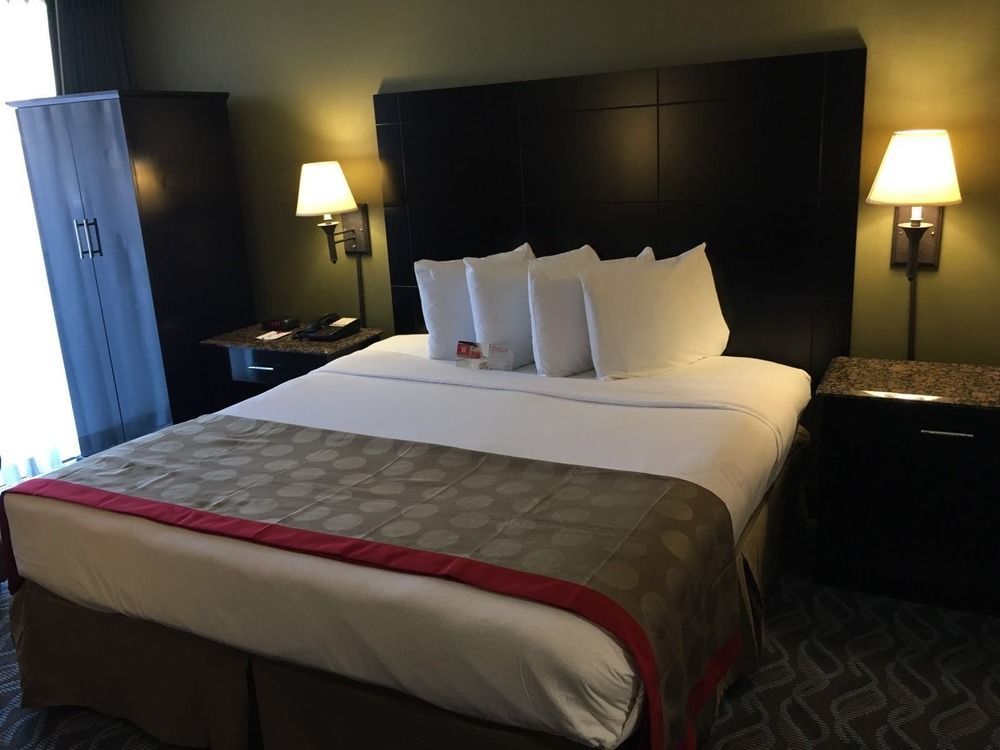 Hotel Ramada By Wyndham Newburgh/West Point Extérieur photo