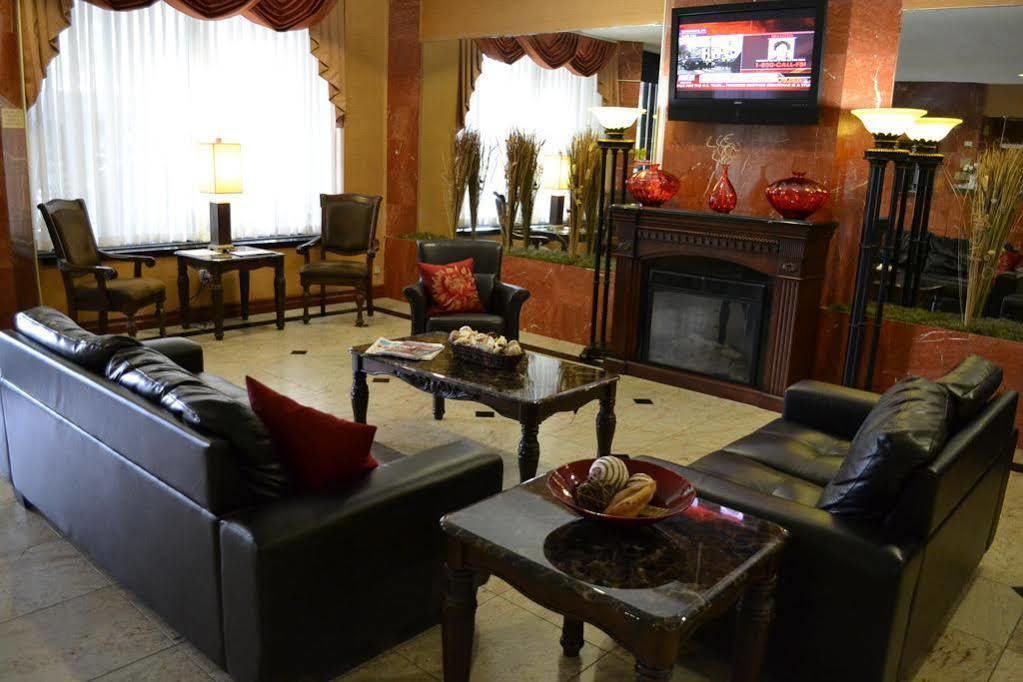 Hotel Ramada By Wyndham Newburgh/West Point Extérieur photo
